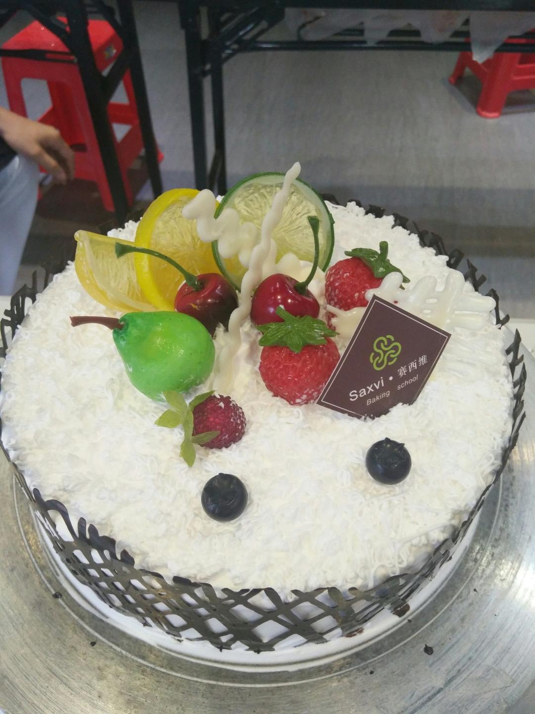 奶油水果装饰蛋糕