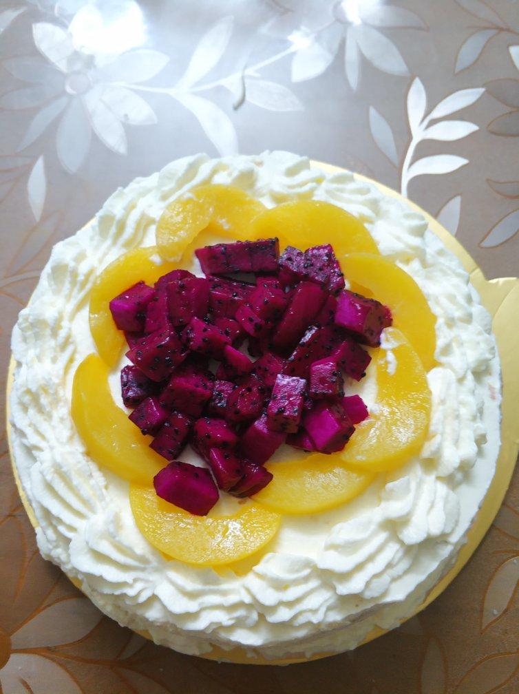 新手必成8寸生日蛋糕（详细多图干货经验分享，解决戚风蛋糕塌陷，奶油饰面涂不好，烤箱温度不好掌握等各种问题）