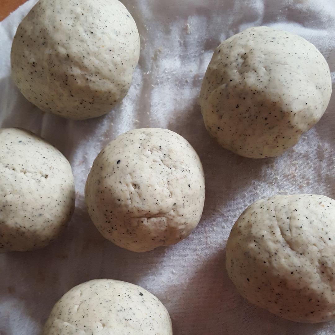 奶香黑芝麻馒头