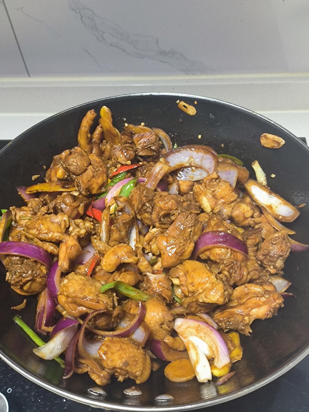 可以吃几碗饭的广东鸡煲奇味鸡煲