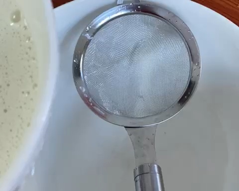 易做又好吃的椰汁千层糕(生熟浆的做法;口感Q弹）的做法 步骤4