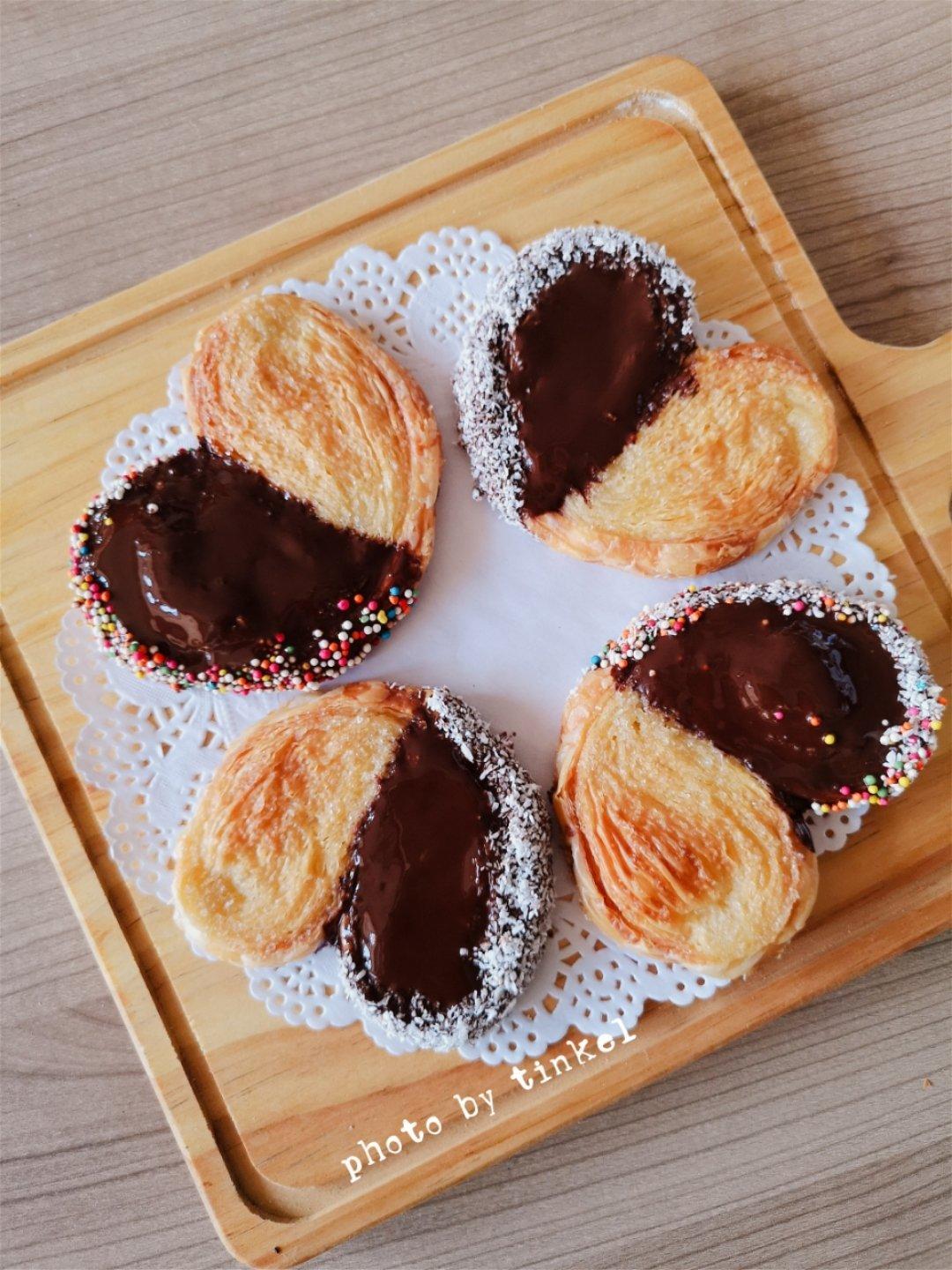 甜甜不辣妈做的黑巧克力蝴蝶酥