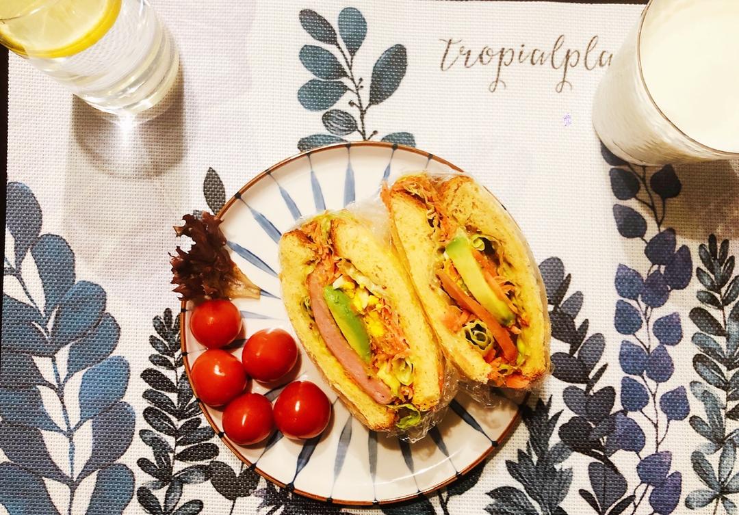 如何做超厚的沼三明治~详细tip！牛油果鸡蛋午餐肉三明治~