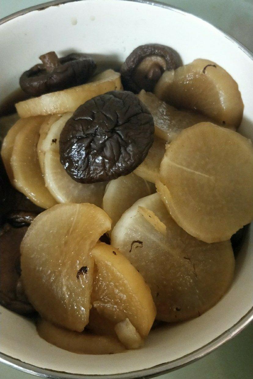 新雨红日做的去火降三高的炖白萝卜香菇