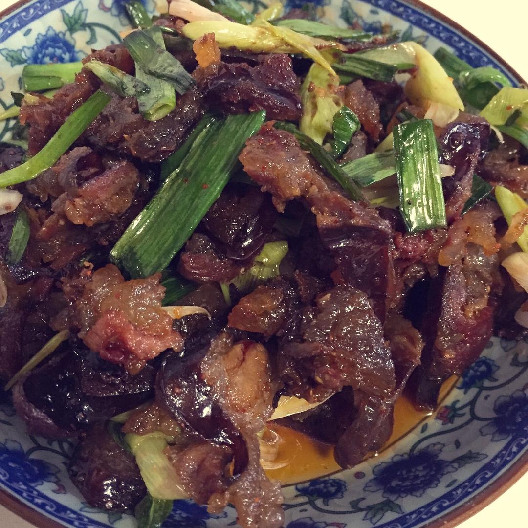 蒜苗炒香肠