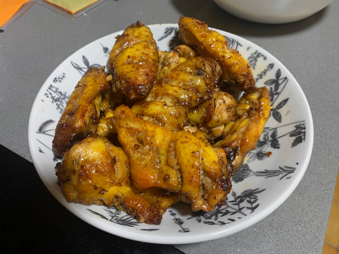 蒜香烤鸡翅｜又香又嫩