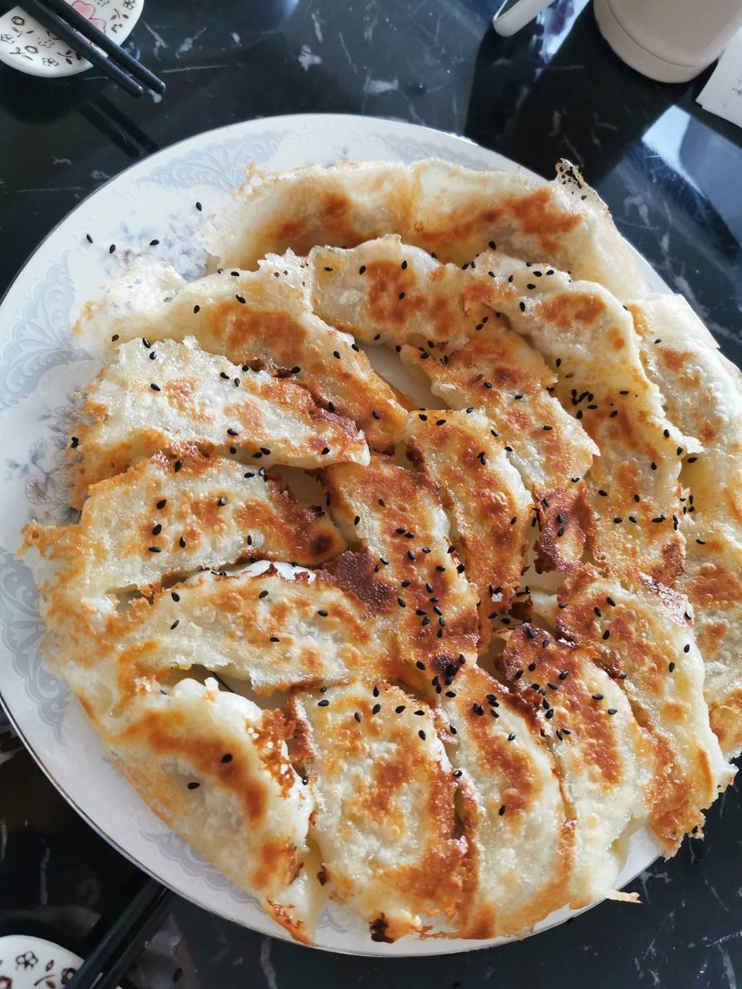 雪花煎饺(包含猪肉白菜，西葫芦鸡蛋馅做法)