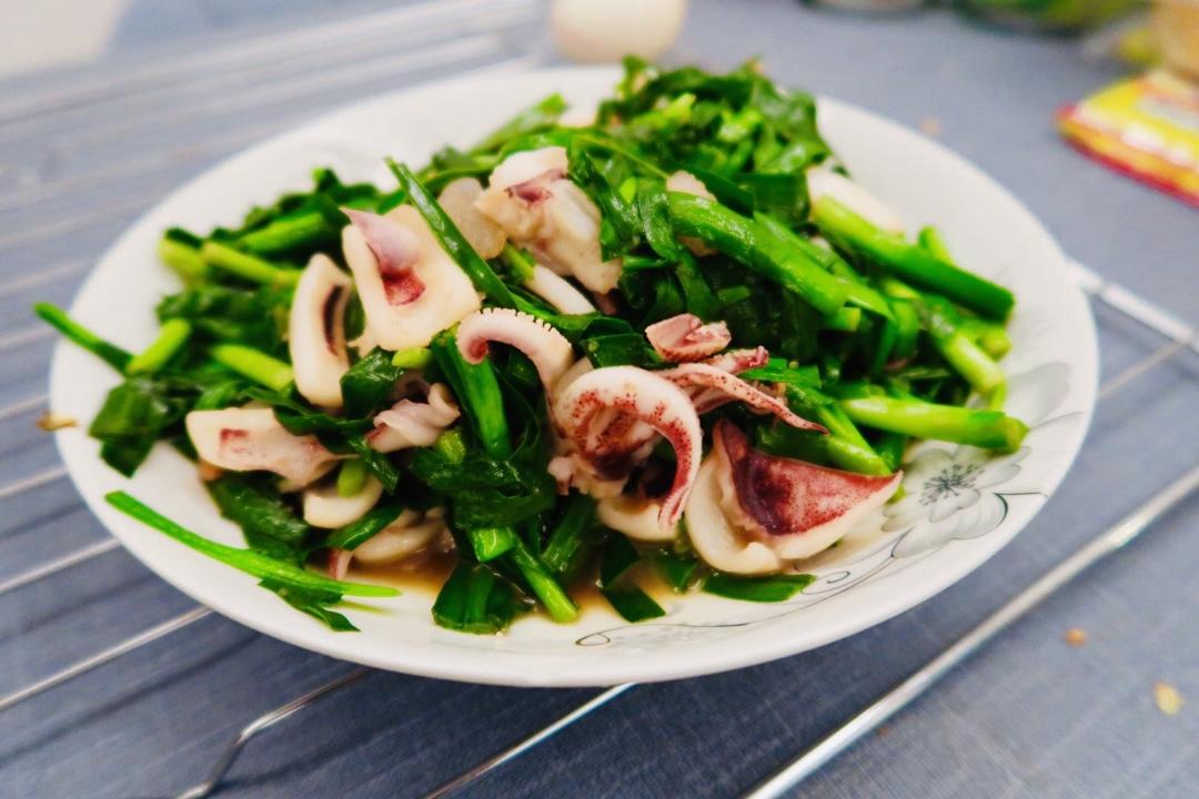 韭菜鱿鱼须