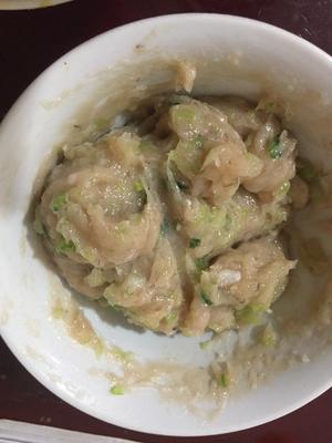 三文鱼馄饨，虾肉馄饨的做法 步骤2