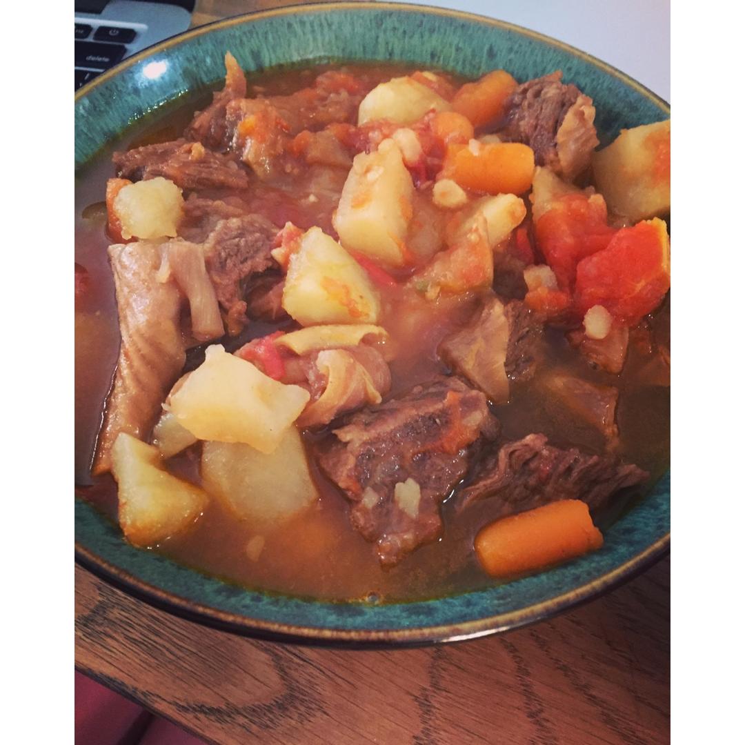 番茄土豆炖牛腩