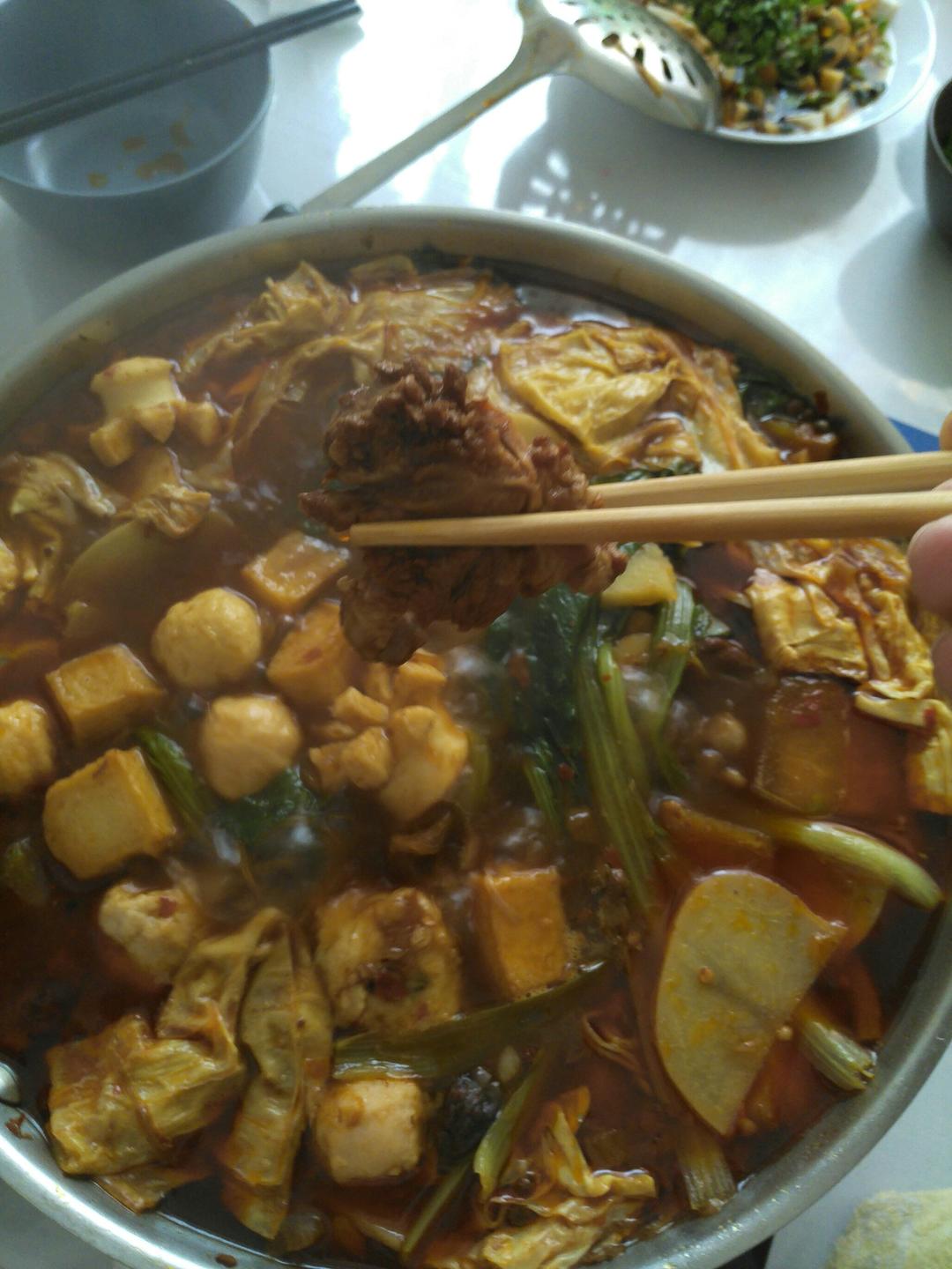 堂妈教你做红汤羊蝎子火锅