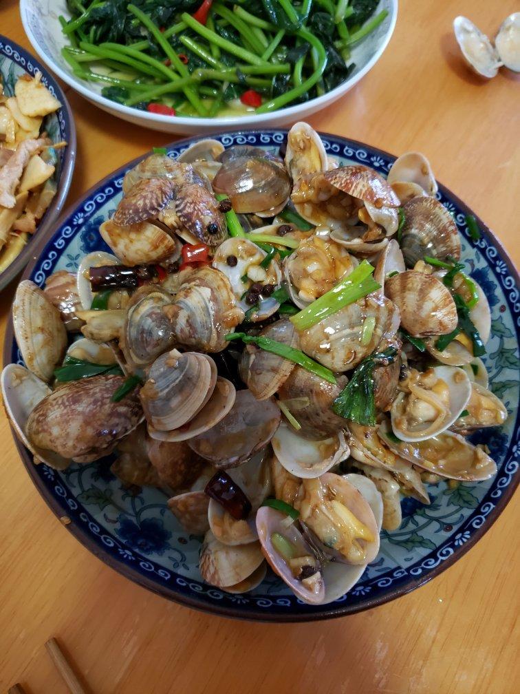 厨师长教你：“香辣花甲”的家常做法，好吃的停不下来