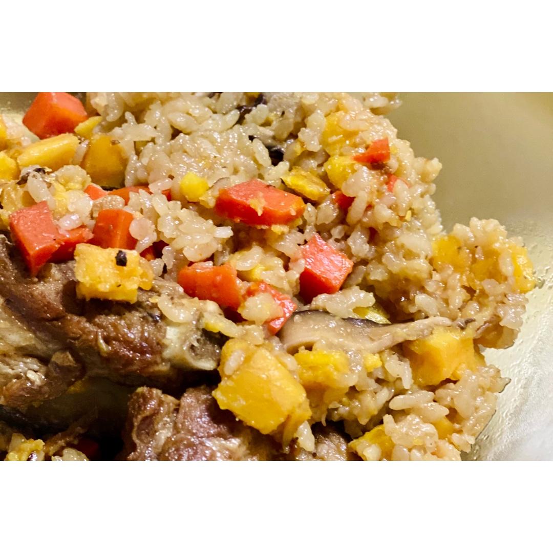 喷香排骨焖饭（爆好吃）