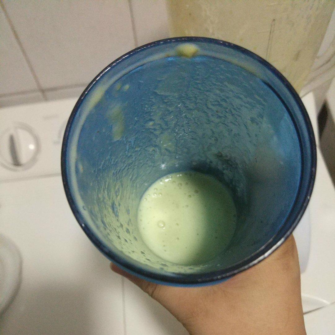 牛油果香蕉奶昔