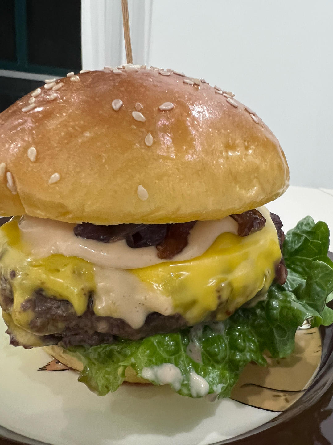 洋葱牛肉汉堡 Beef Hamburger with Fried Onions