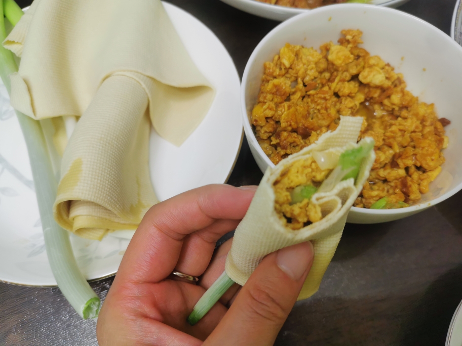 干豆腐卷大葱的做法
