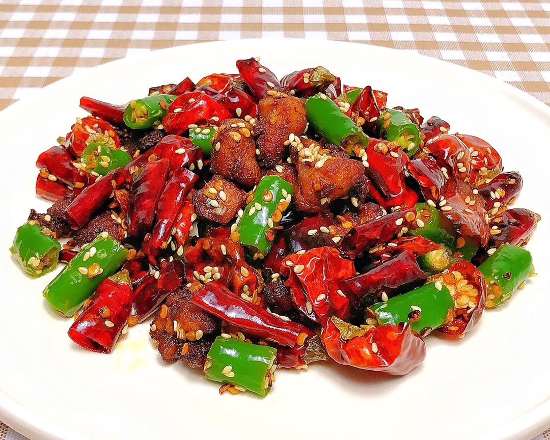 红烧辣子鸡炒辣子鸡随便看看凉拌花生米菠菜黄瓜干豆腐凉菜和面机手