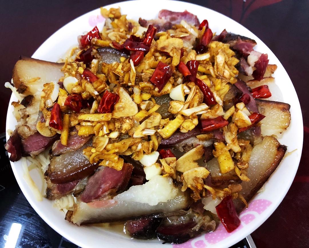 腊肉蒸金针菇