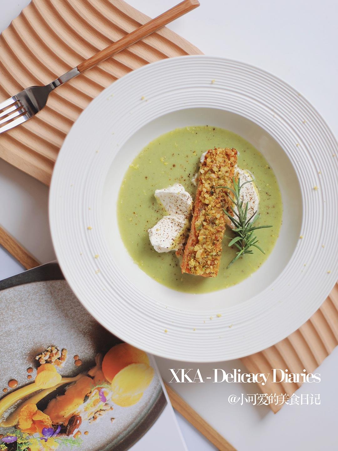 一人食也要精致【开心果烤三文鱼配豌豆浓汤】的做法