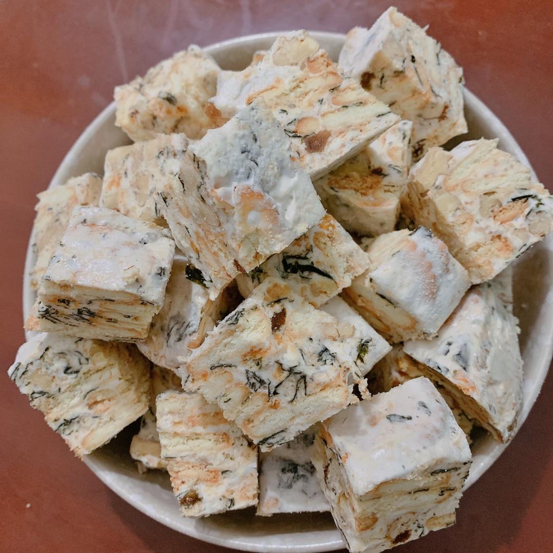 海苔肉松雪花酥