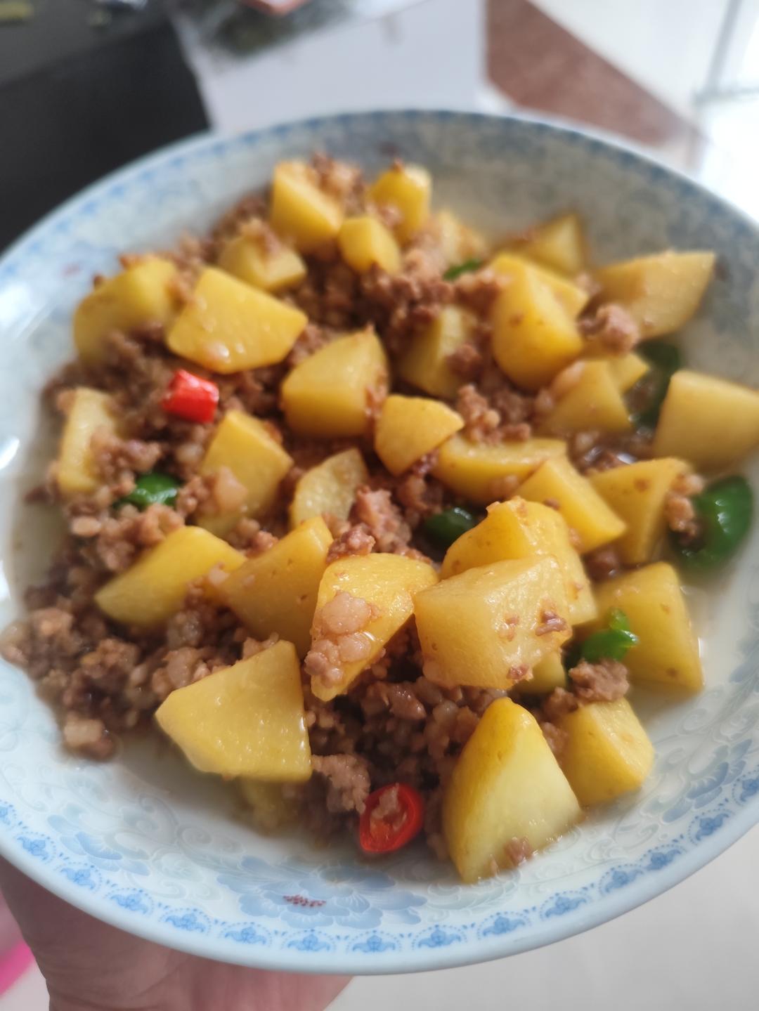 超级下饭的肉沫炒土豆！