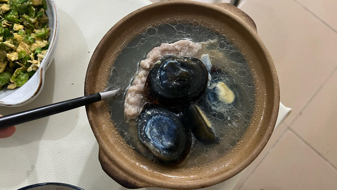 皮蛋肉饼汤-简单营养美味