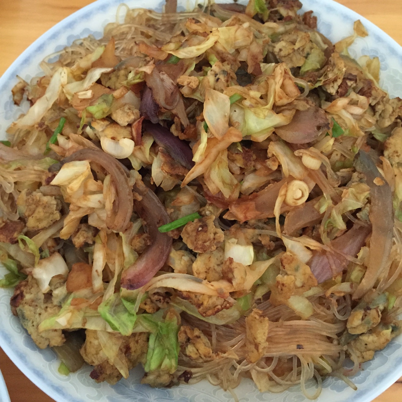 包菜粉丝炒鸡蛋