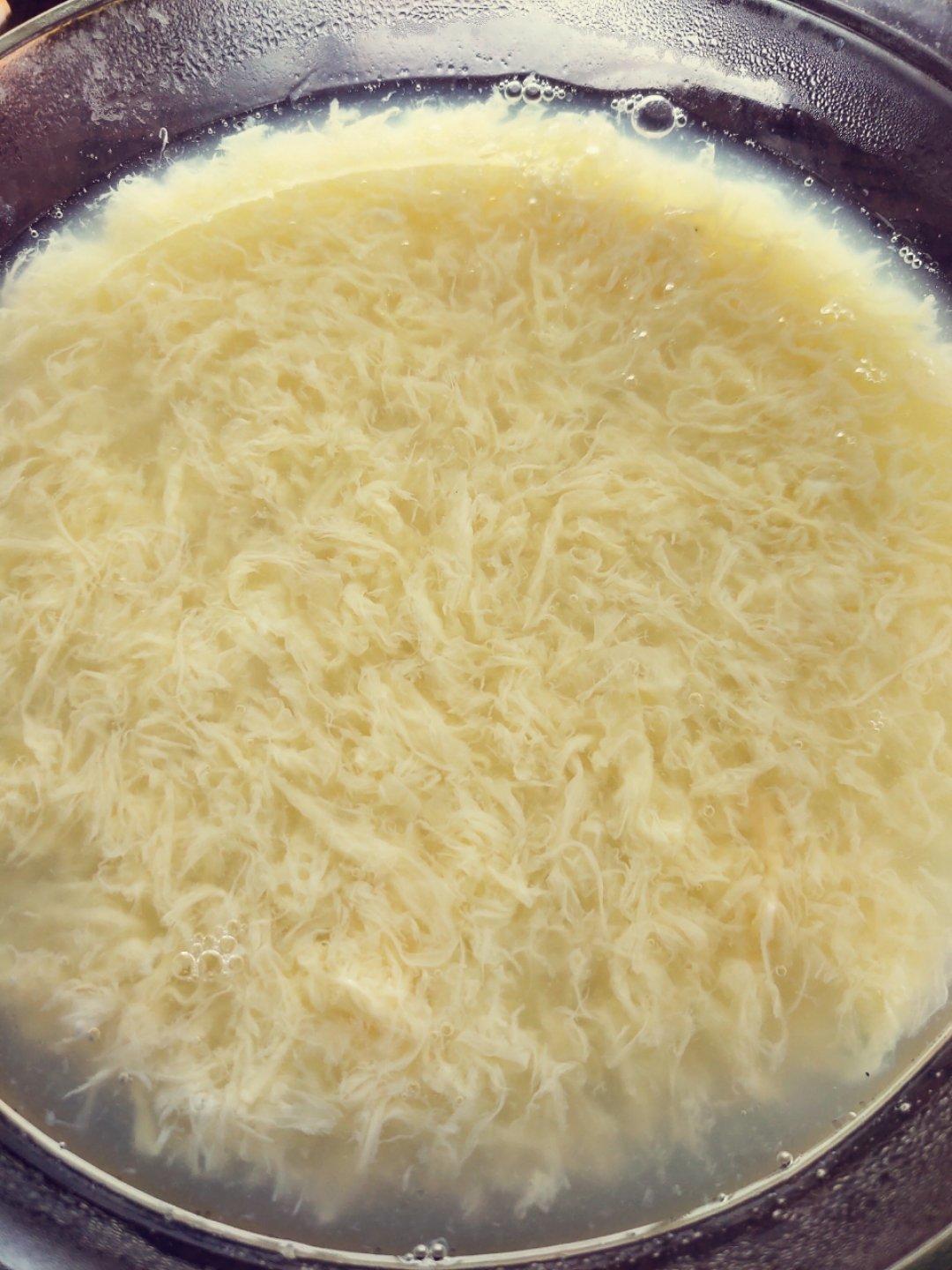 一碗漂亮又鲜嫩无比的基础蛋花汤