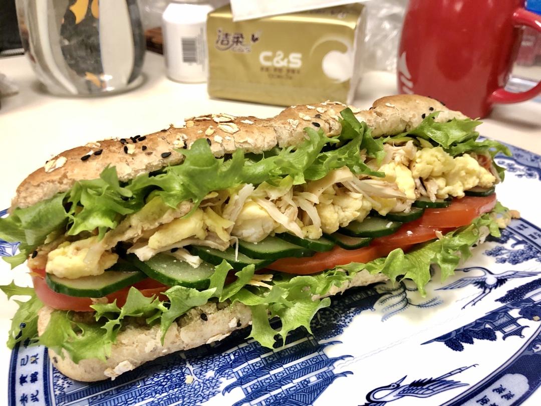 小茜茜的小厨房做的赛百味面包胚蜂蜜燕麦面包50全麦山寨版