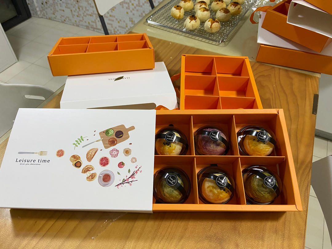 各种口味的芋头酥，蛋黄酥。