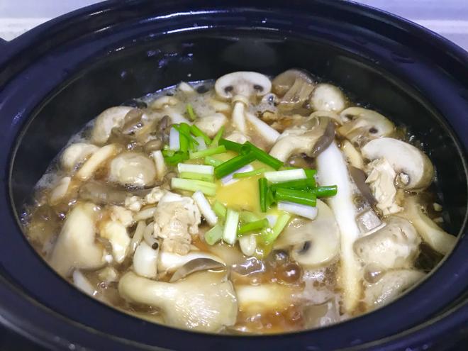 菌菇豆腐煲（砂锅版）的做法