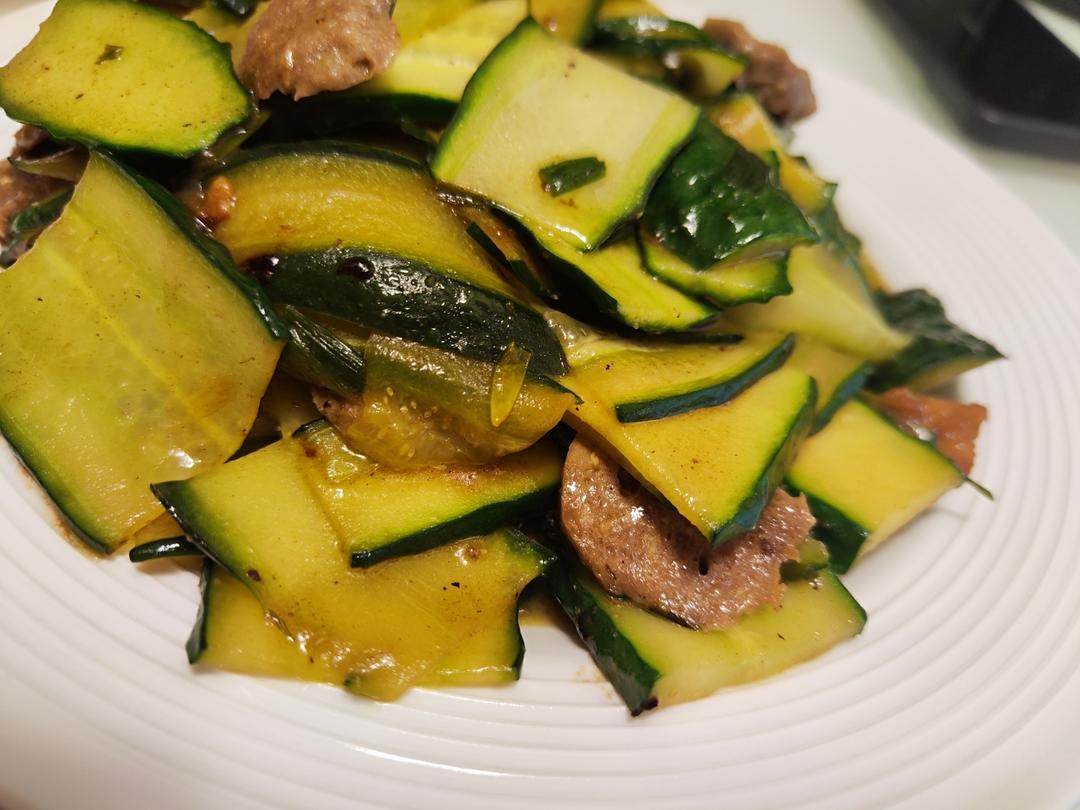 胡萝卜青瓜炒肉片