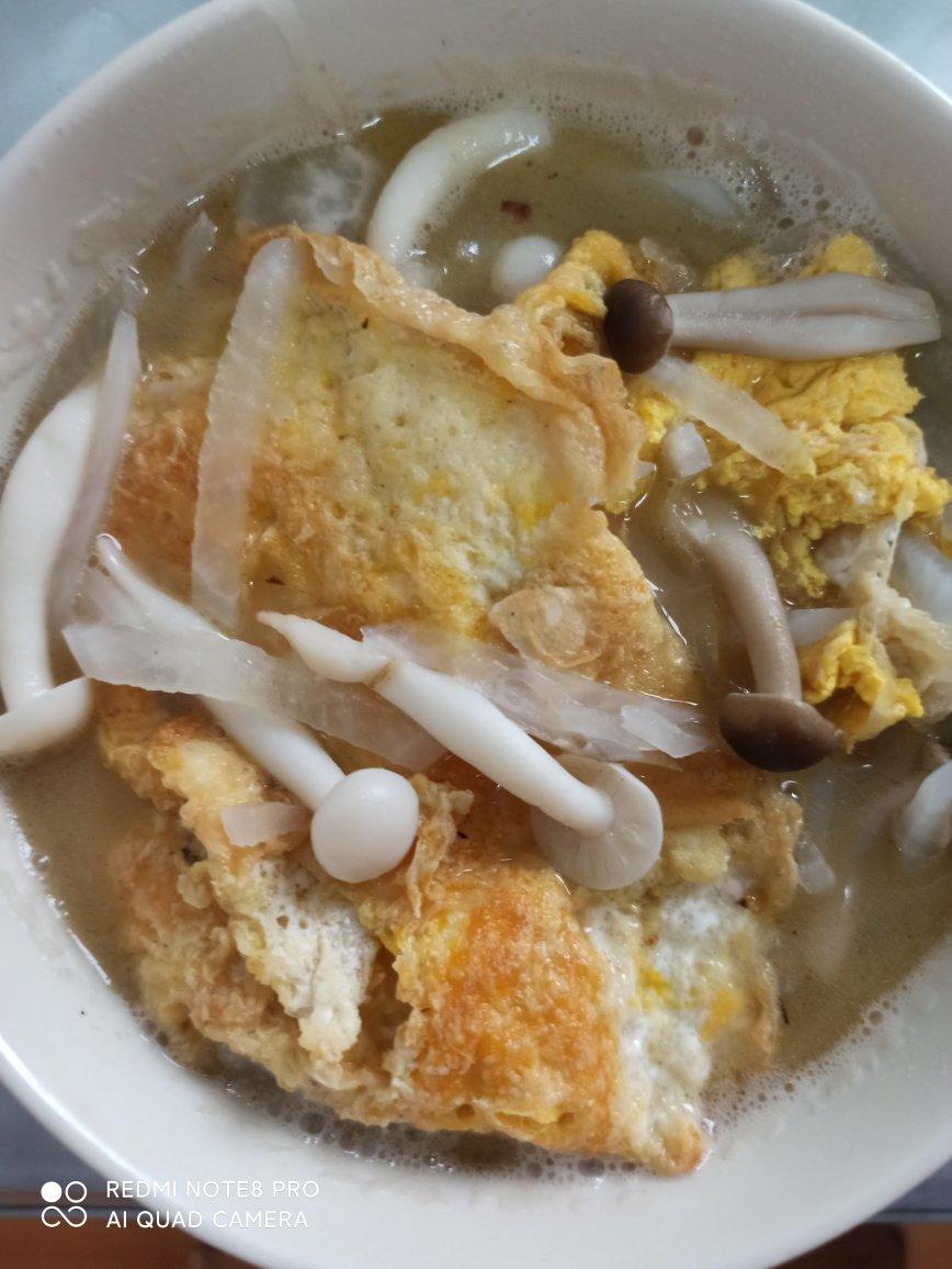 萝卜丝蛋包汤