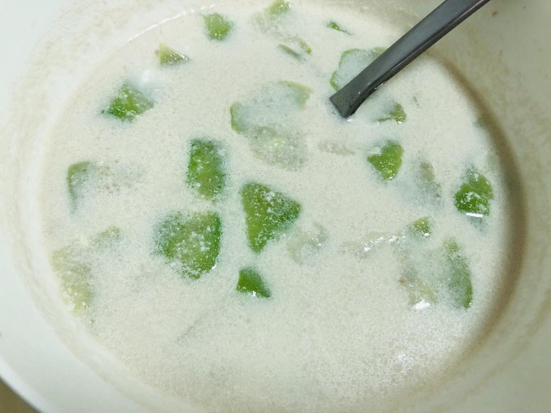 消暑解腻的花生丝瓜(水瓜)汤的做法