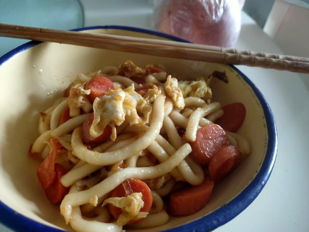 比路边摊好吃百倍的火腿炒土豆粉