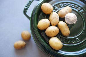 风味小土豆——Staub珐琅铸铁锅的做法 步骤1