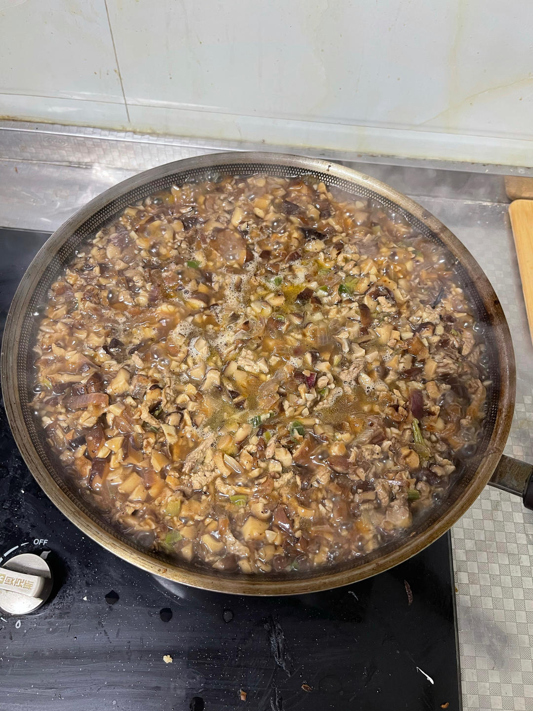 洋葱酥卤肉饭