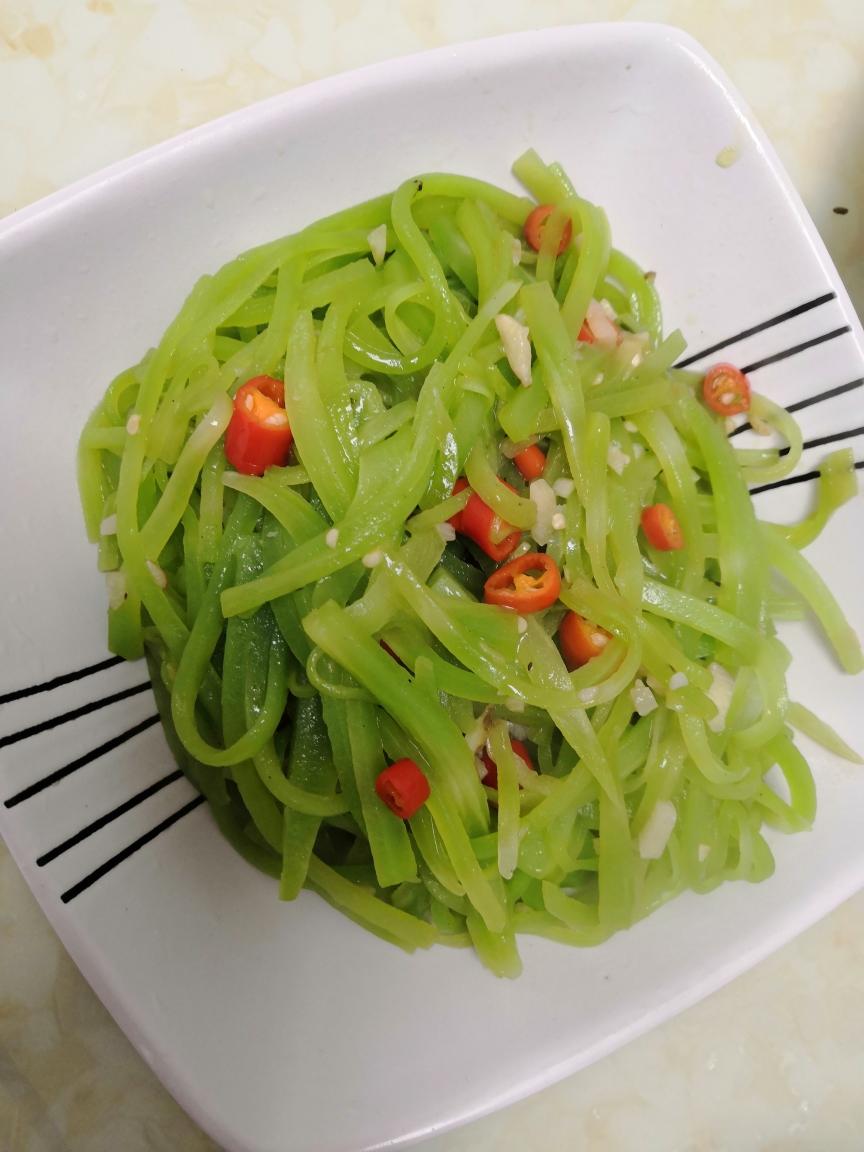 清炒莴笋丝