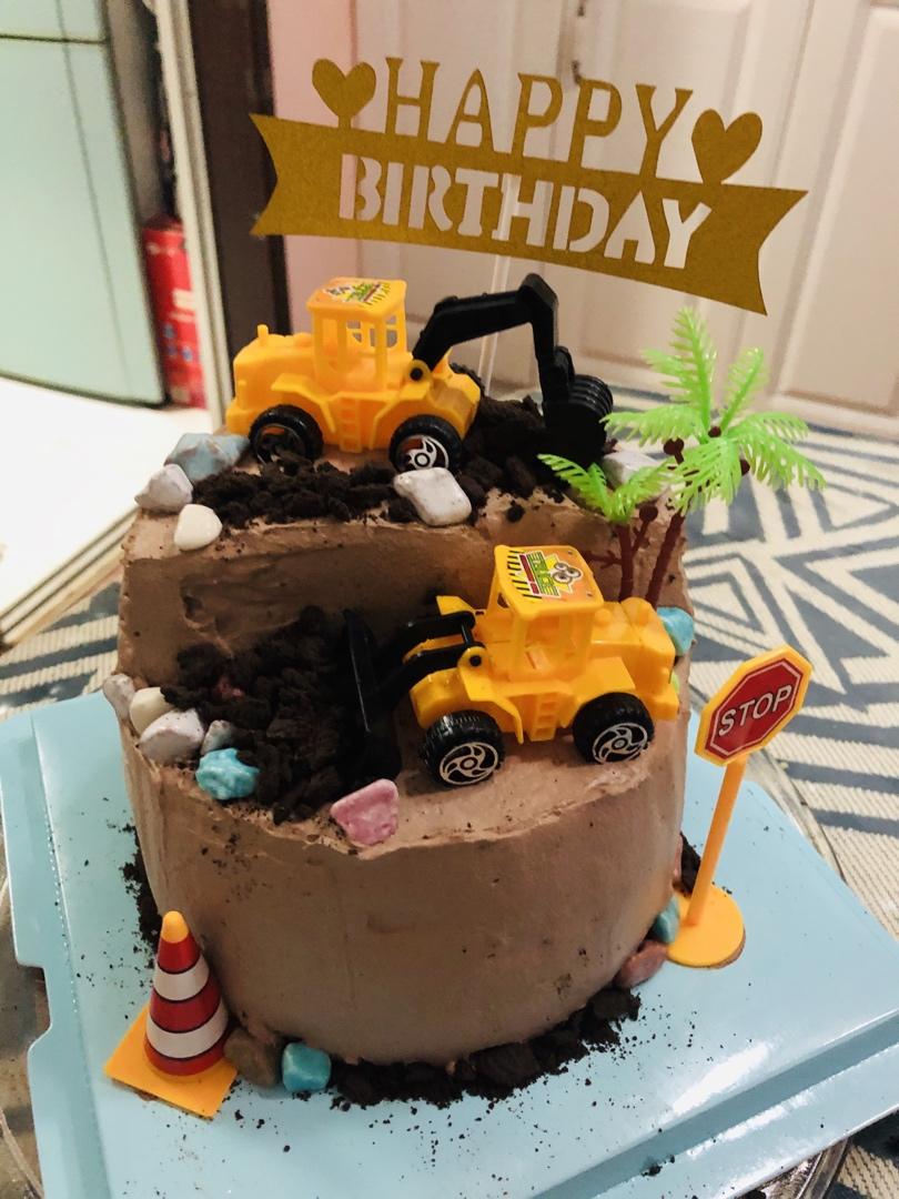 挖掘机小双层蛋糕