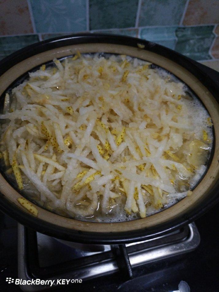 手工熬制古法雪梨膏！