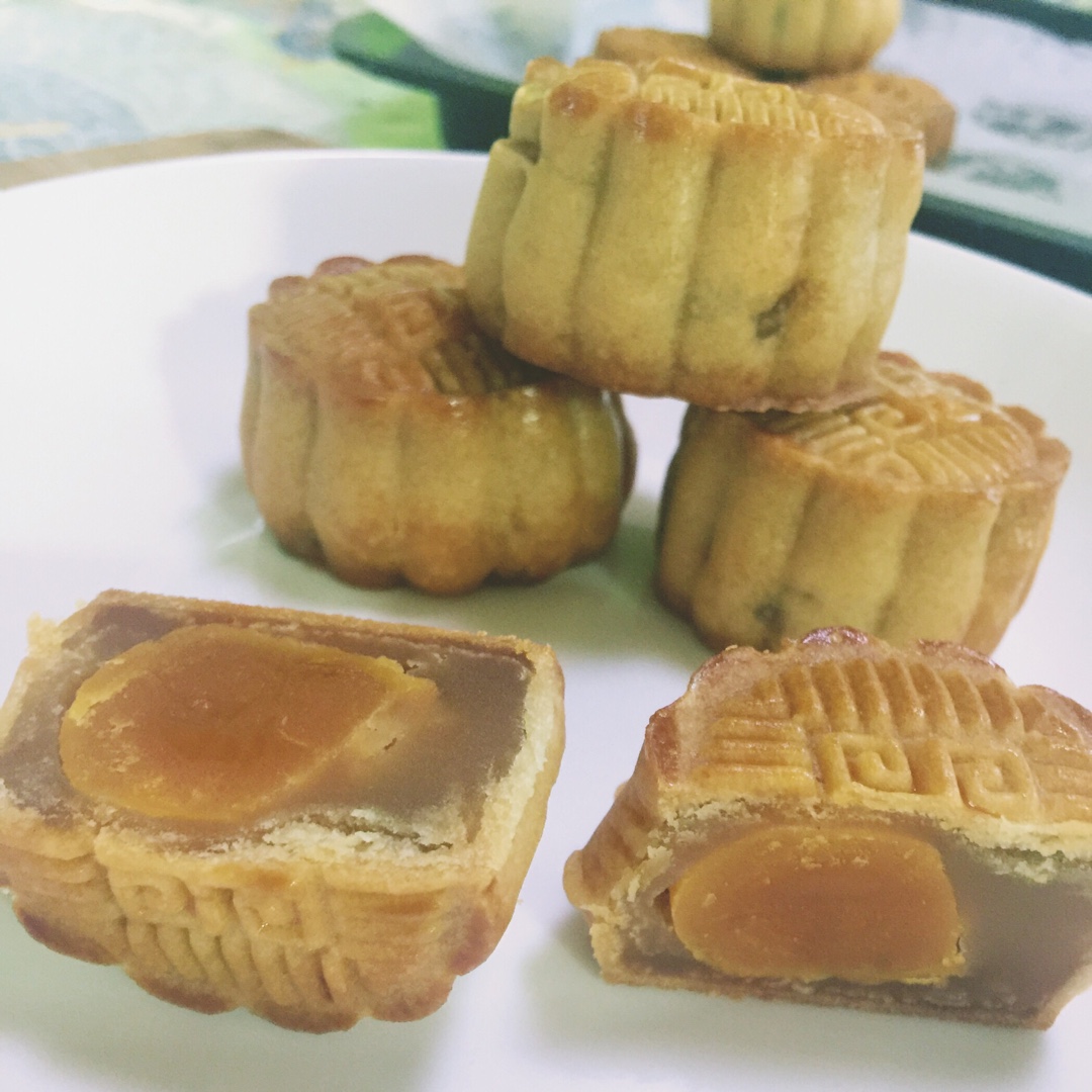 莲蓉蛋黄月饼（君之配方）
