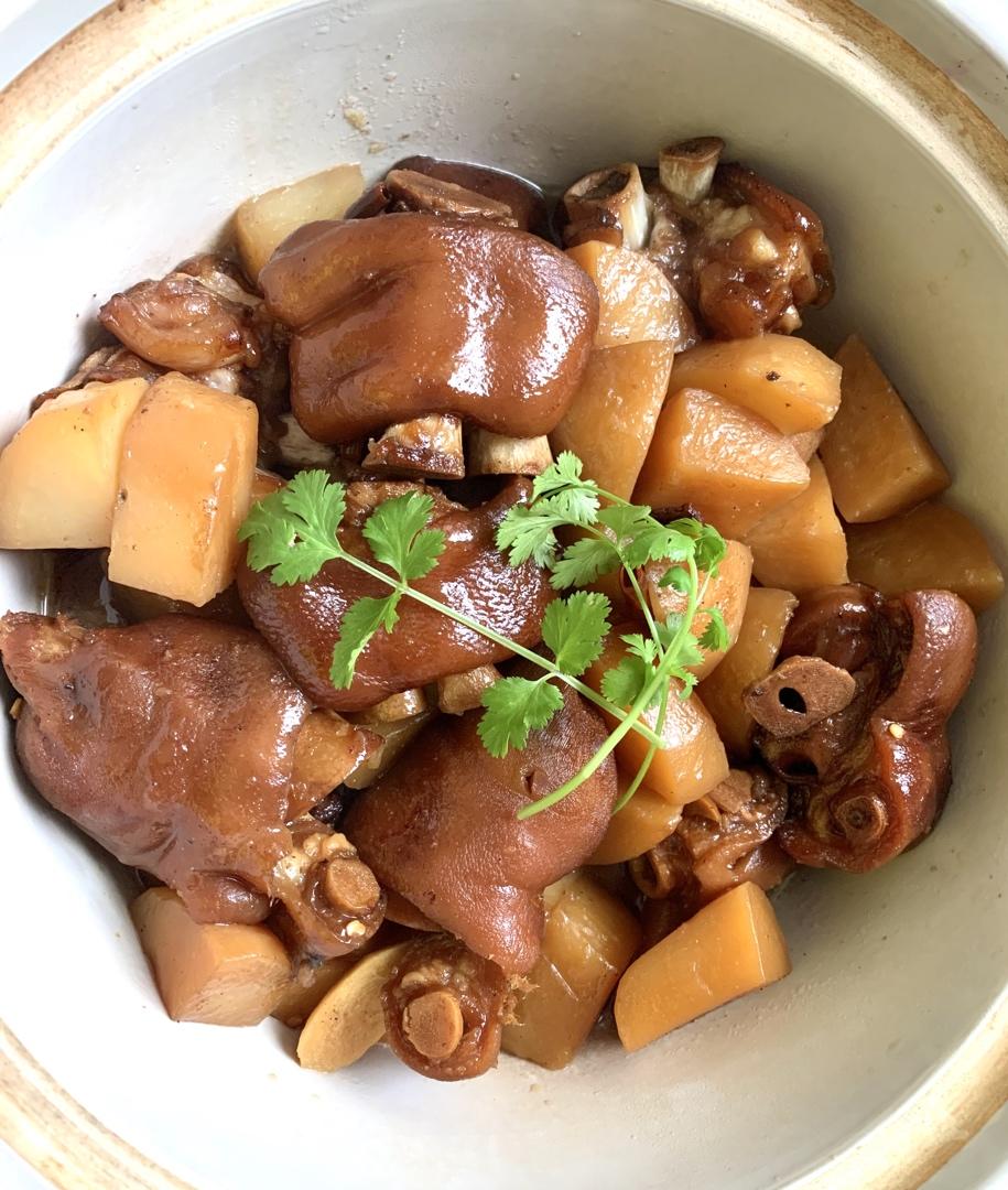 红烧猪蹄炖土豆