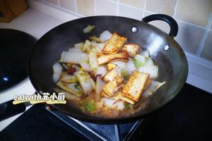 油煎豆腐烧白菜的做法 步骤3