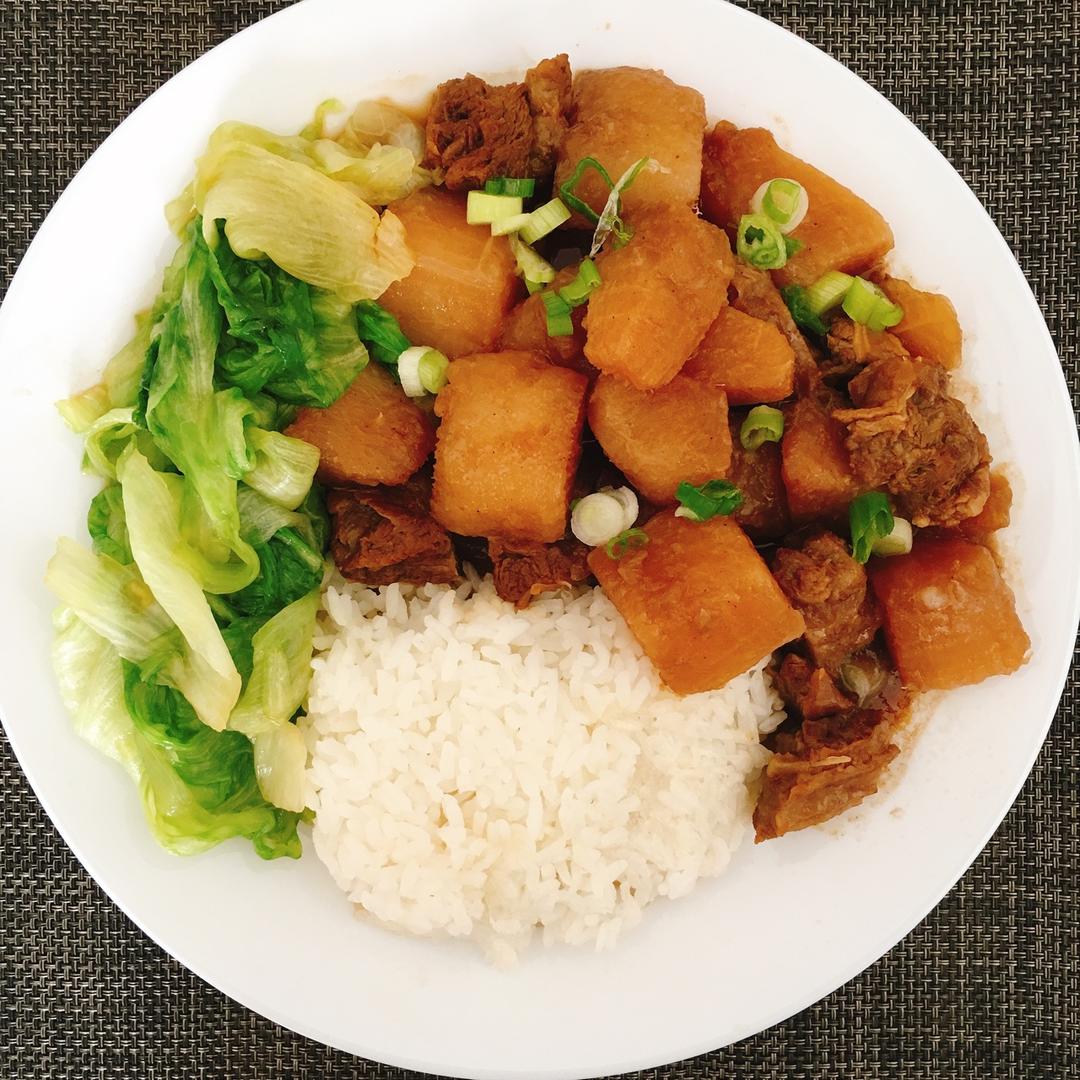 萝卜牛腩饭