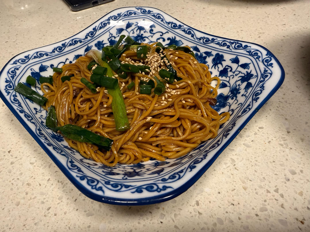10分钟搞定的一碗葱油拌面