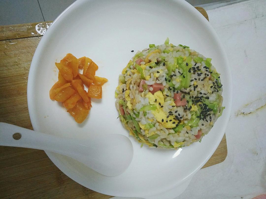 火腿鸡蛋炒饭