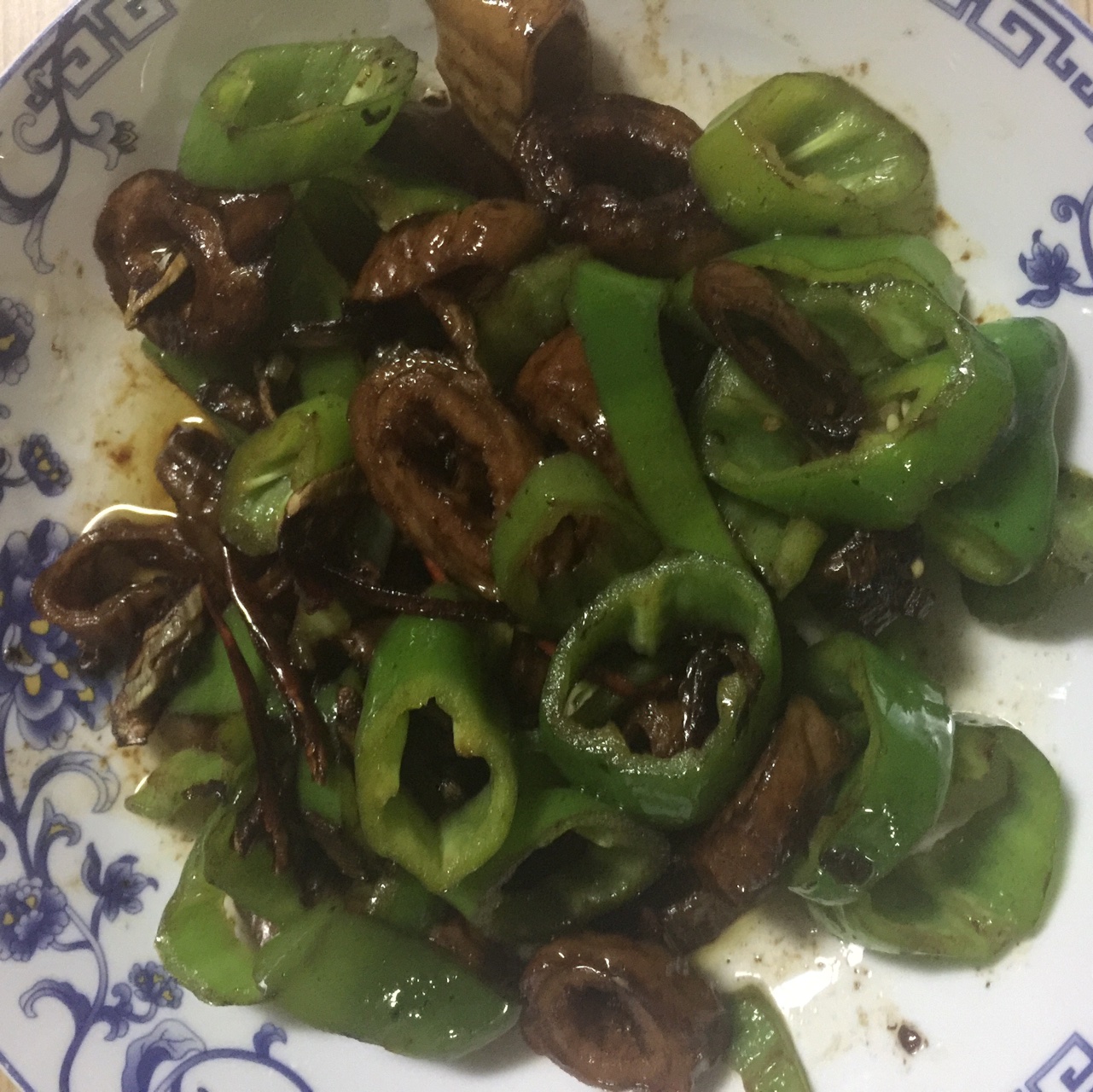 好吃到爆火爆肥肠