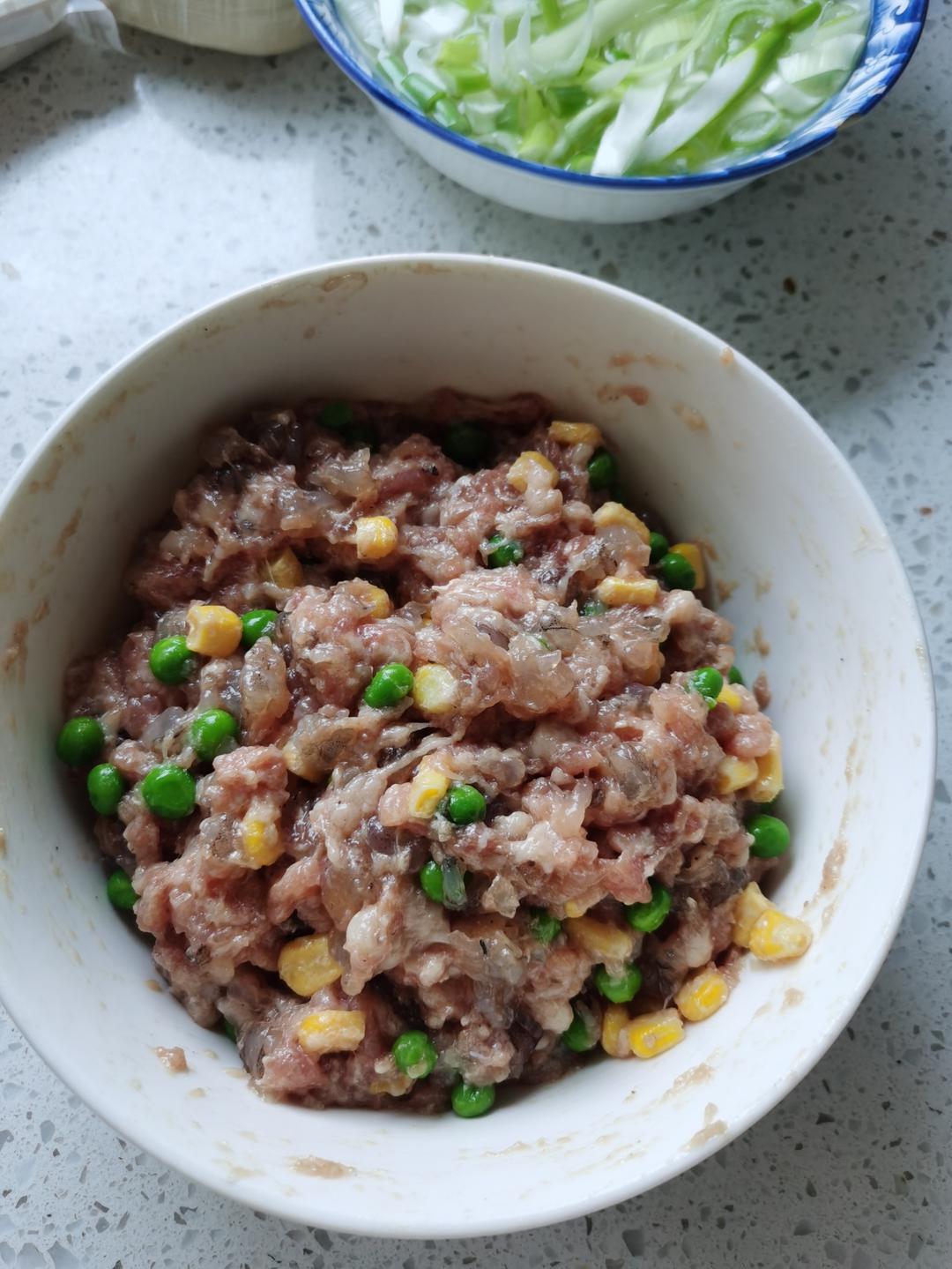 玉米猪肉虾仁三鲜水饺