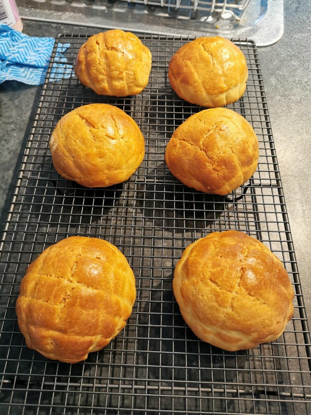 香酥柔软的港式菠萝包