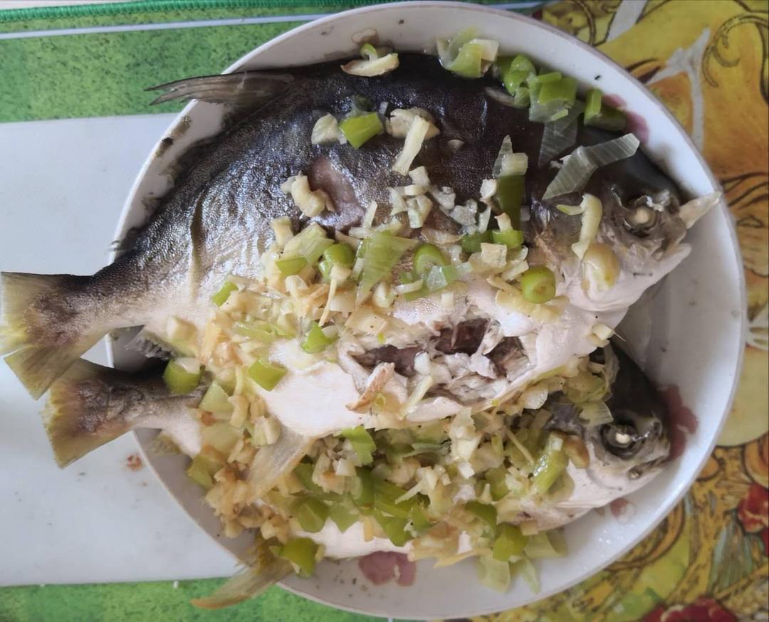 清蒸浇汁平鱼
